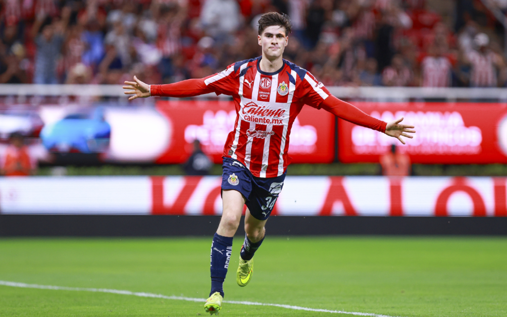 Armando Gonzales Chivas